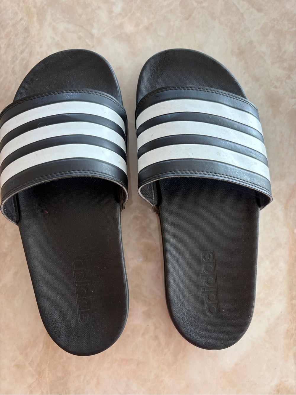Size 6 men’s 8 Ladies Adidas Black & White Slide Sandals